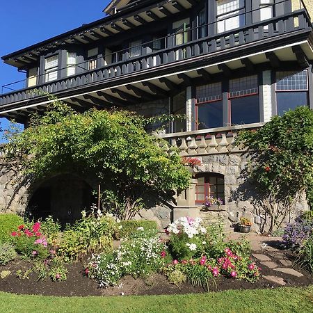 Prior Castle Inn Виктория Экстерьер фото